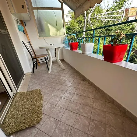 Ideal Apartment *